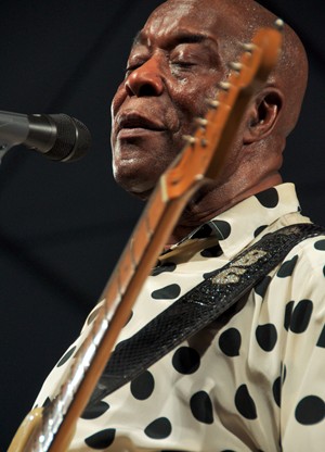 Buddy Guy at the New Orleans Jazz & Heritage Festival 2009. Photo by Doug Allsopp